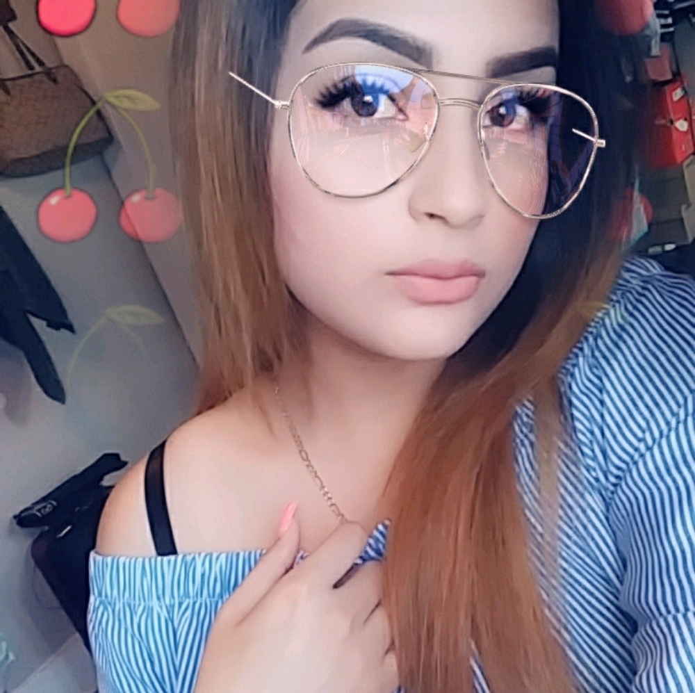 Meet your Posher, Stephanie